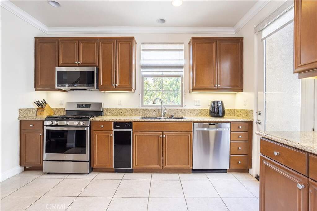 20267 Pienza Lane, Porter Ranch, CA 91326