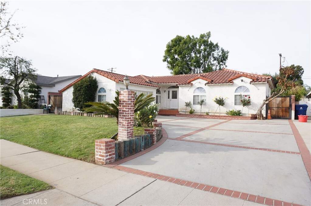 10109 Noble Avenue, San Fernando, CA 91345