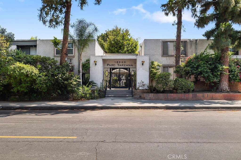 18620 Hatteras Street #166, Tarzana, CA 91356