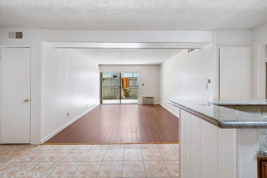 18620 Hatteras Street #166, Tarzana, CA 91356