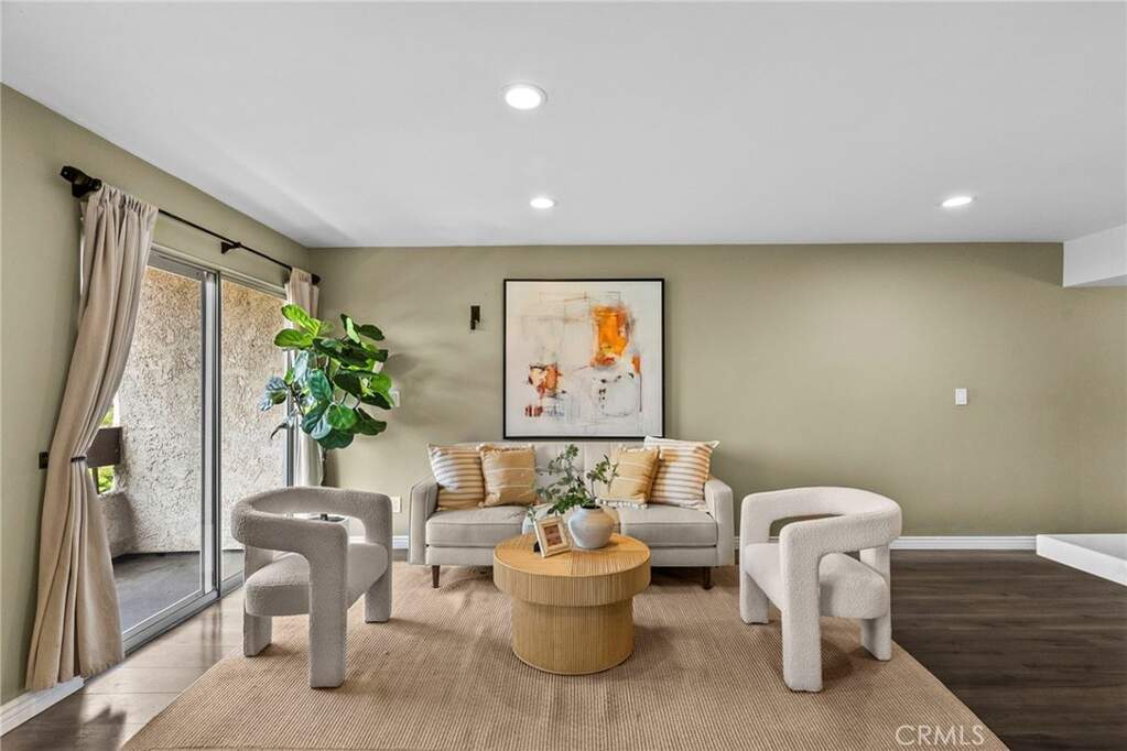 2700 Cahuenga Boulevard E #3104, Los Angeles, CA 90068