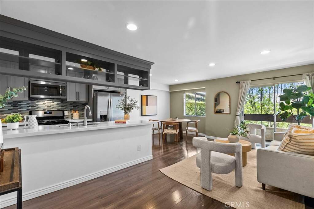 2700 Cahuenga Boulevard E #3104, Los Angeles, CA 90068