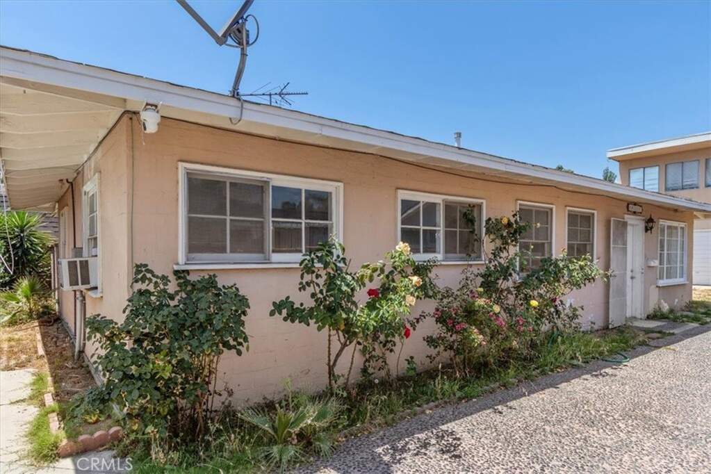 18713 Vanowen Street, Reseda, CA 91335