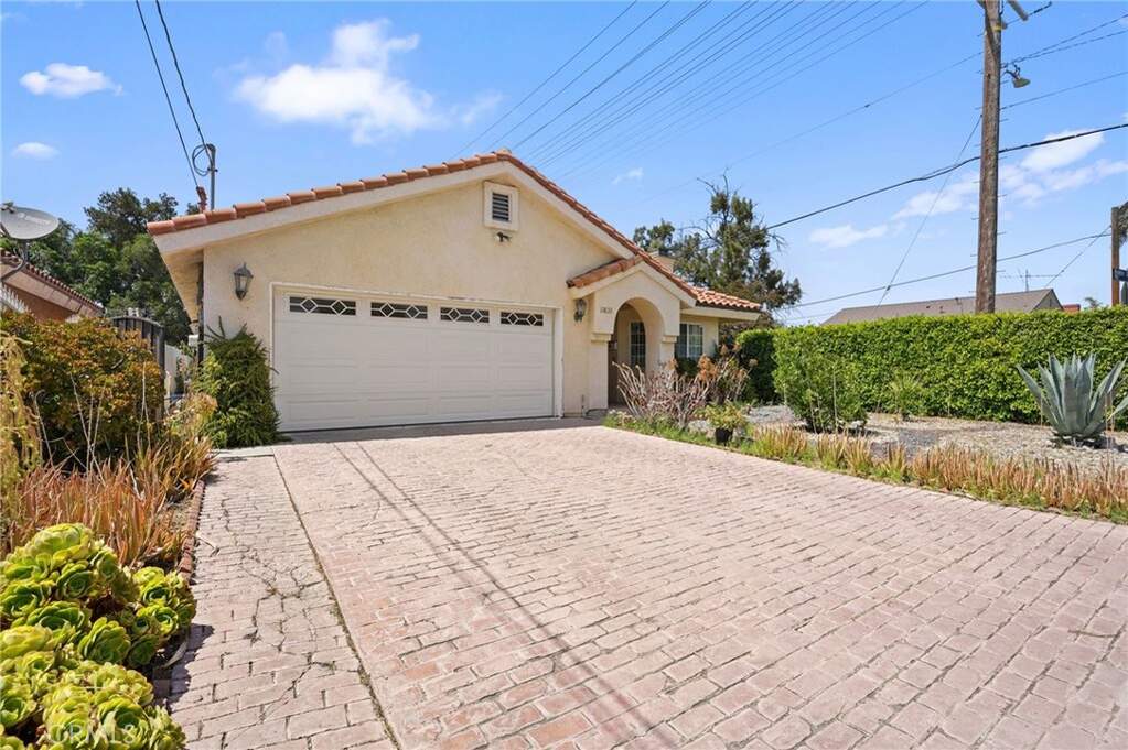11833 Pendleton Street, Sun Valley, CA 91352