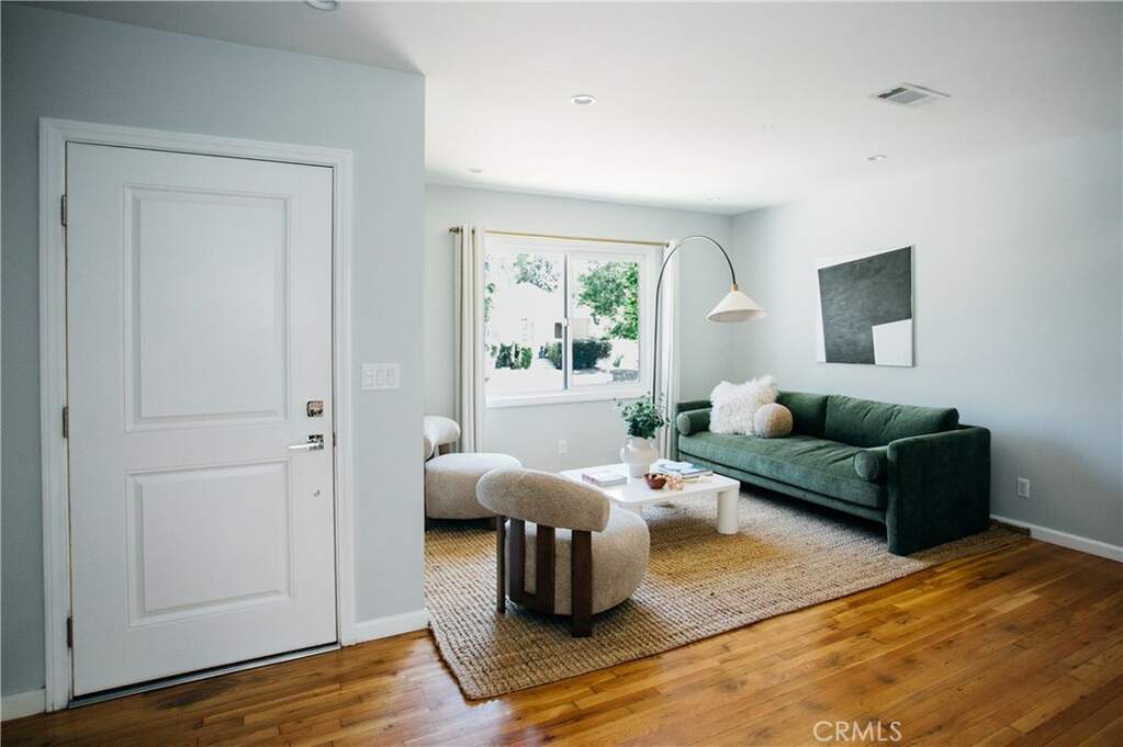 17442 Burma Street, Encino, CA 91316