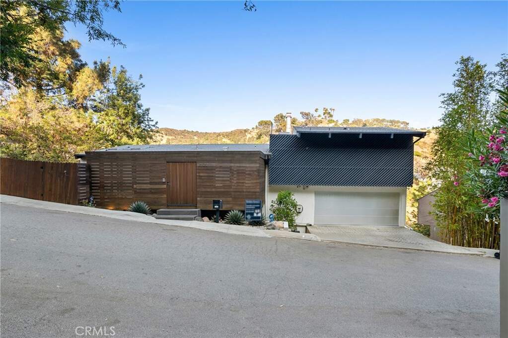 2522 Zorada Drive, Los Angeles, CA 90046