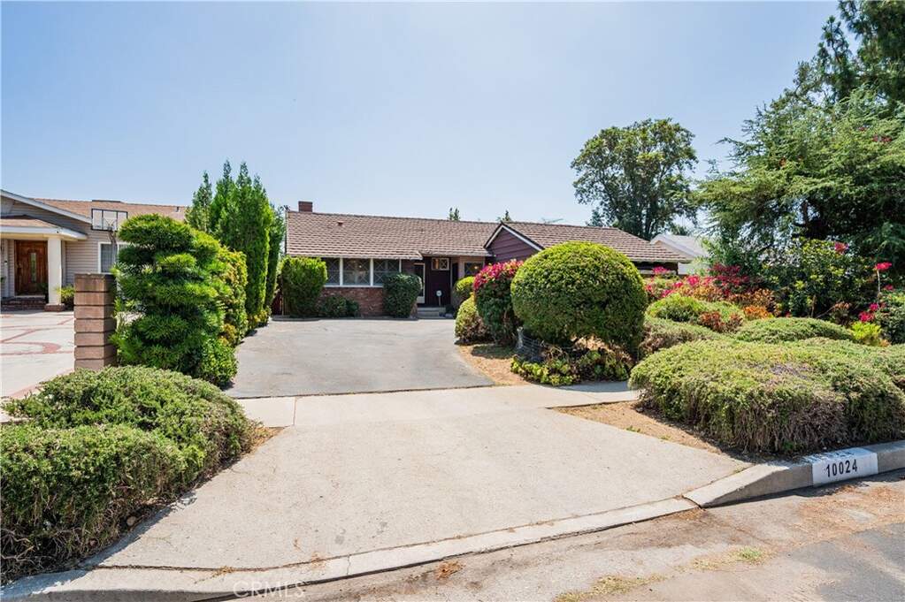10024 Norwich Avenue, San Fernando, CA 91345