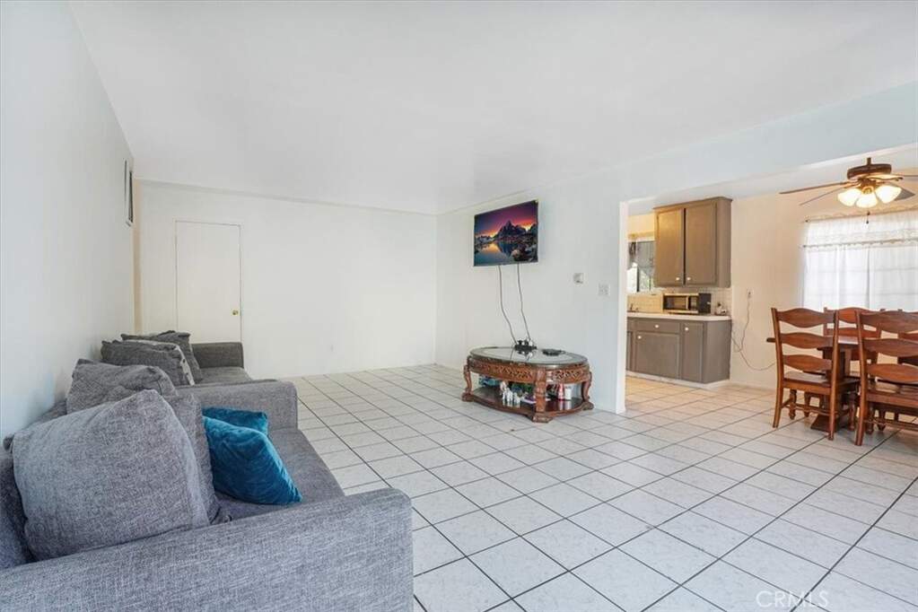 6904 Radford Avenue #1, North Hollywood, CA 91605
