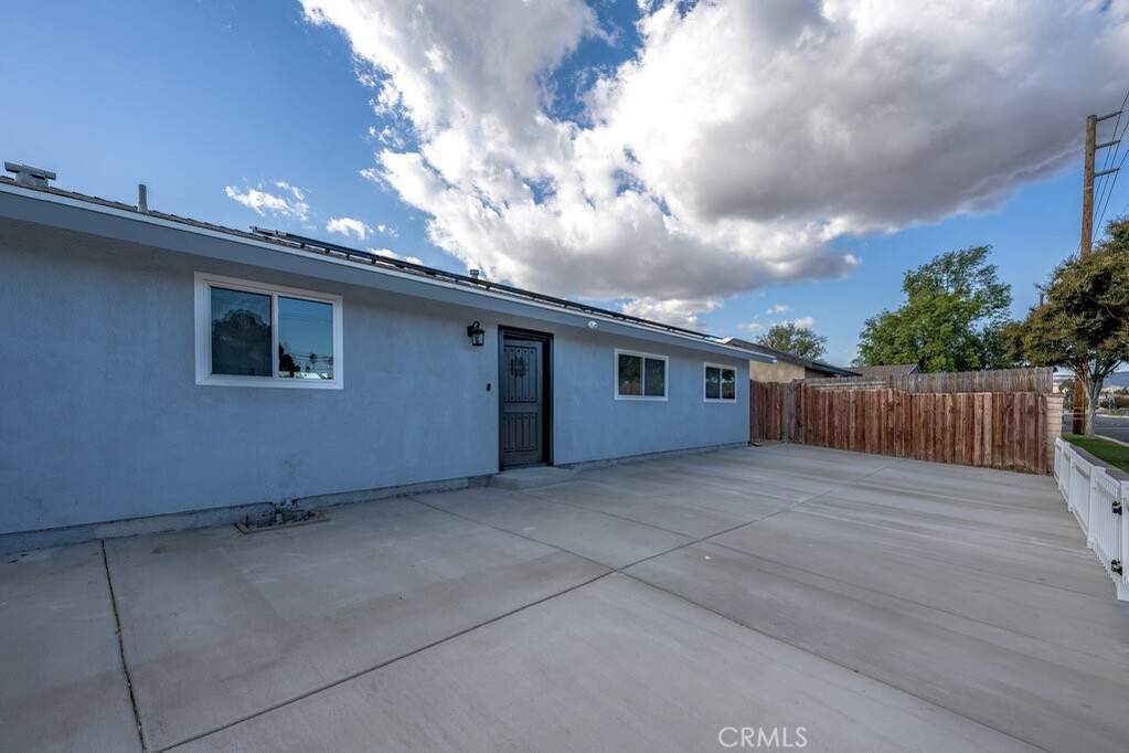 1069 Erringer Road, Simi Valley, CA 93065