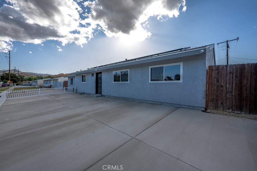 1069 Erringer Road, Simi Valley, CA 93065