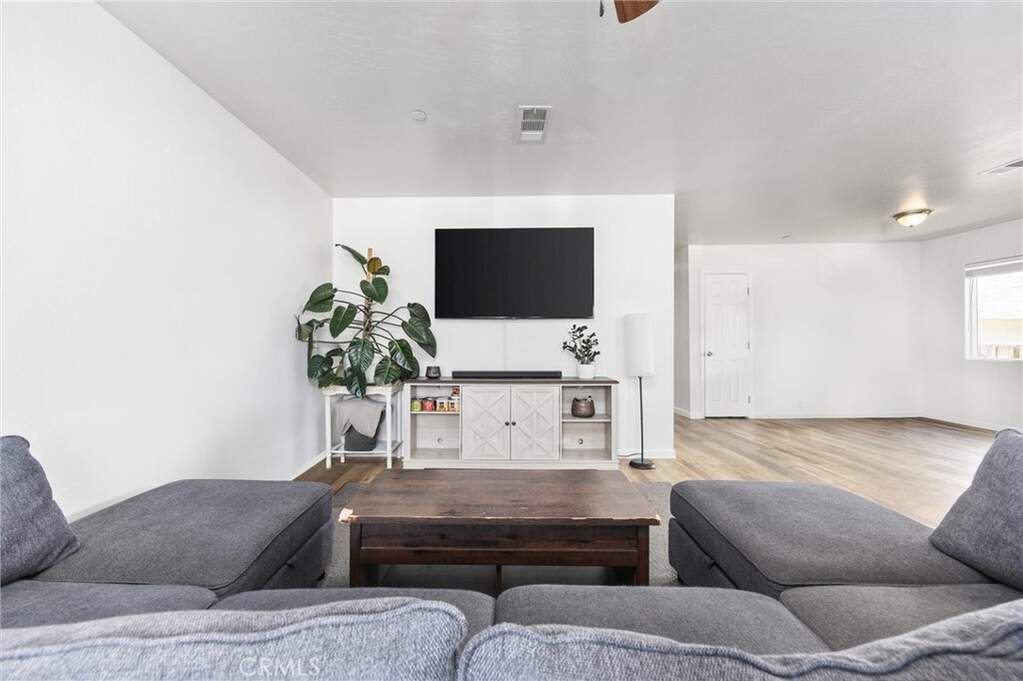 313 Woodrow Street, Taft, CA 93268