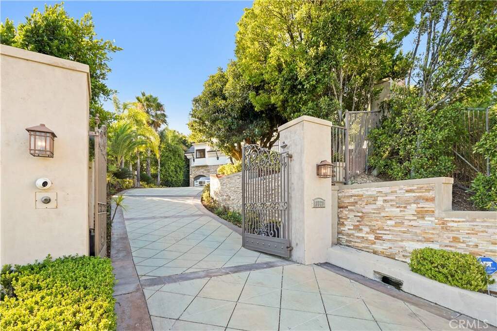 13320 Mulholland Drive, Beverly Hills, CA 90210