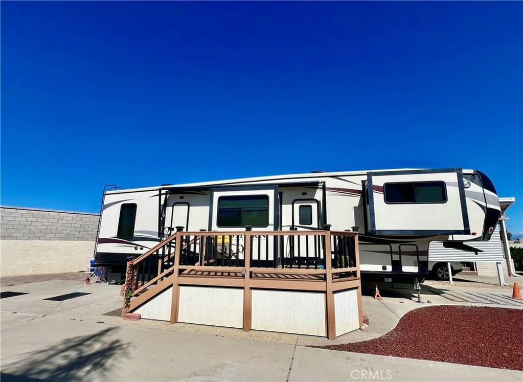 1295 S Cawston Avenue, Hemet, CA 92545 MLS SW24042953 Christie's