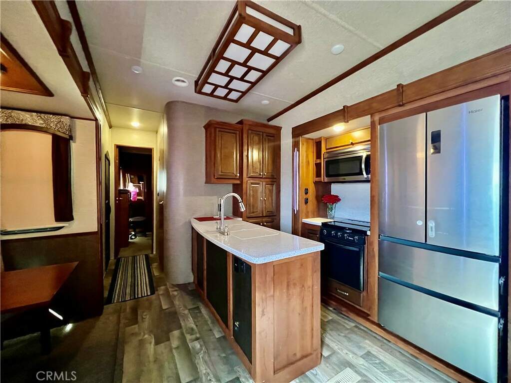 1295 S Cawston Avenue, Hemet, CA 92545 MLS SW24042953 Christie's