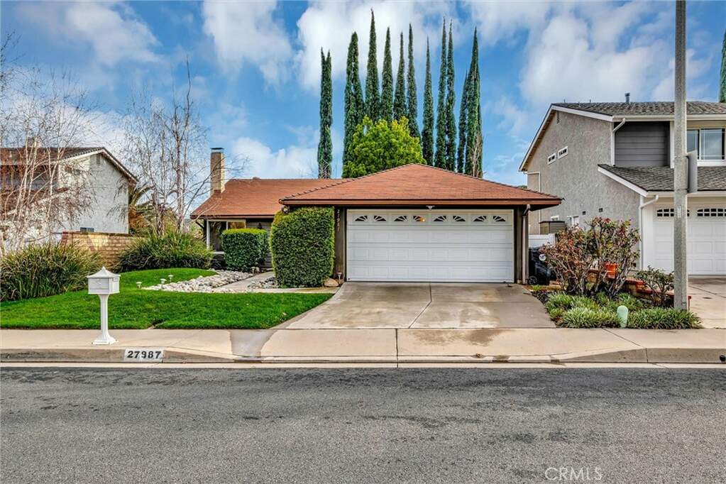27987 Caraway Lane, Saugus, CA 91350