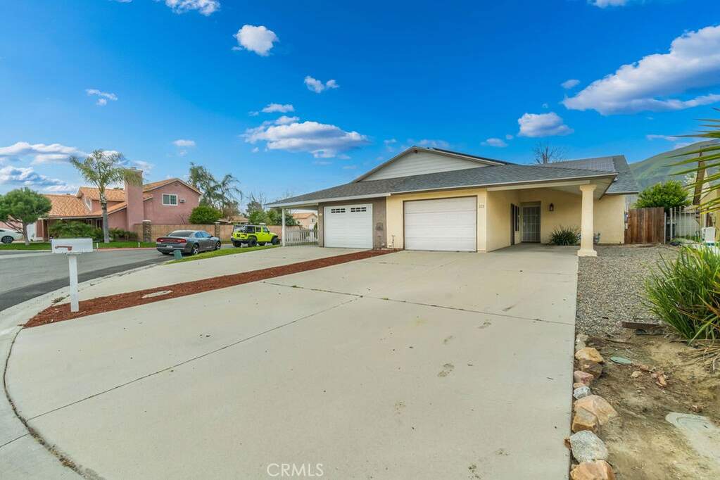 523 Pleasant Hill Rd, San Jacinto, CA 92583