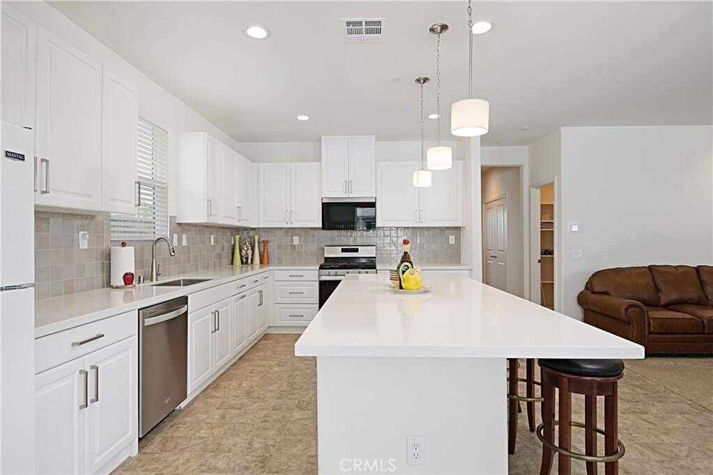 36225 Beacon Light Way, Wildomar, CA 92595