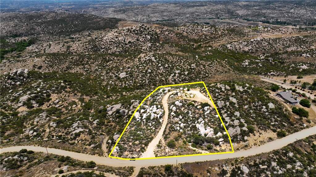 988 Crazy Horse Canyon Drive, Aguanga, CA 92536