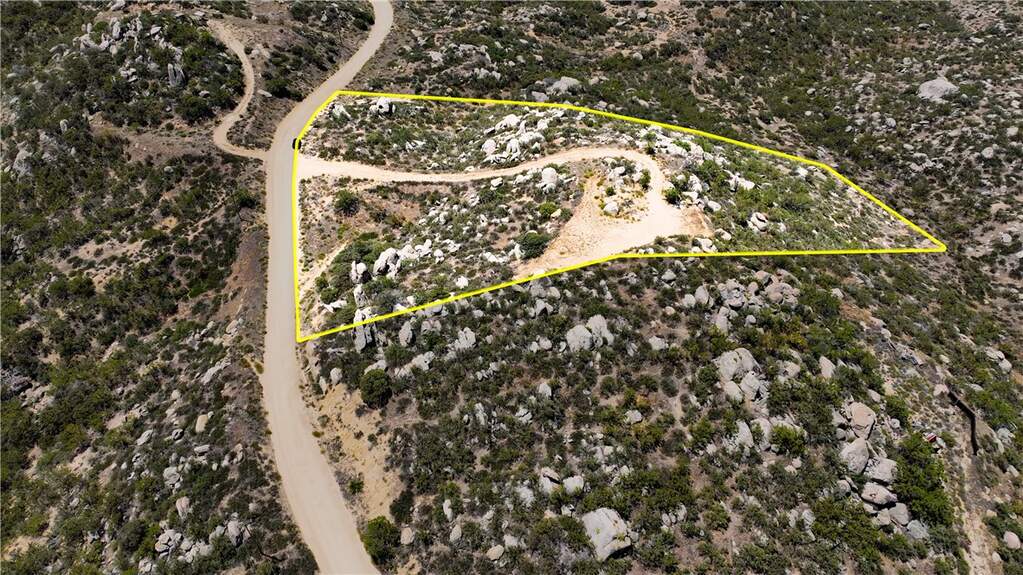988 Crazy Horse Canyon Drive, Aguanga, CA 92536