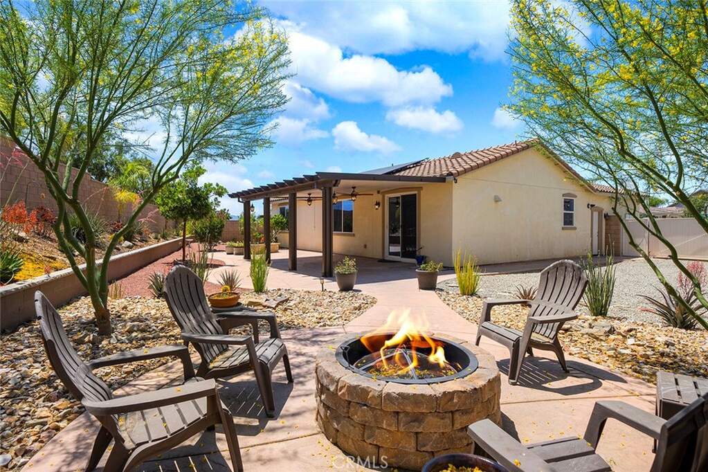 31493 Darlington Oak Drive, Winchester, CA 92596