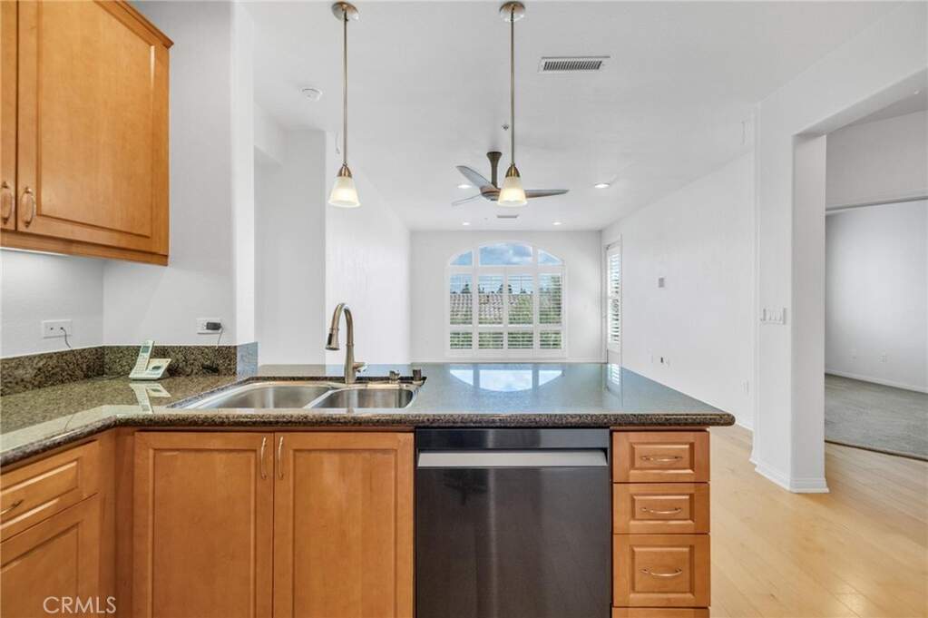 3887 Pell Place #414, San Diego, CA 92130