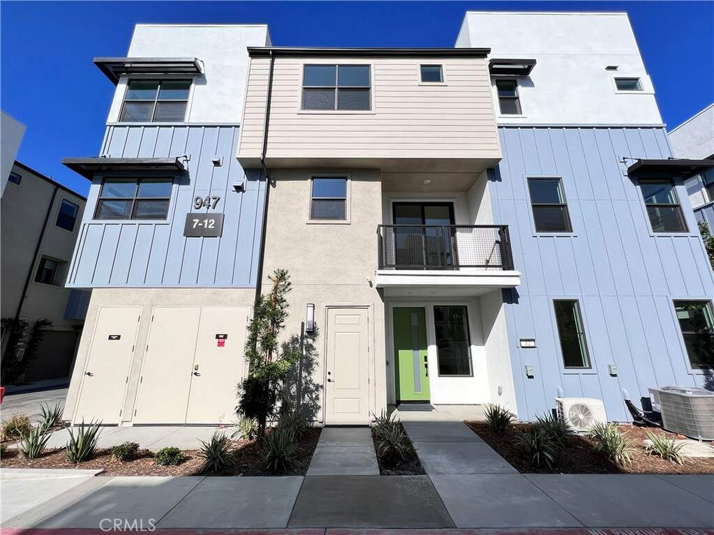 947 North Divino Privado #12