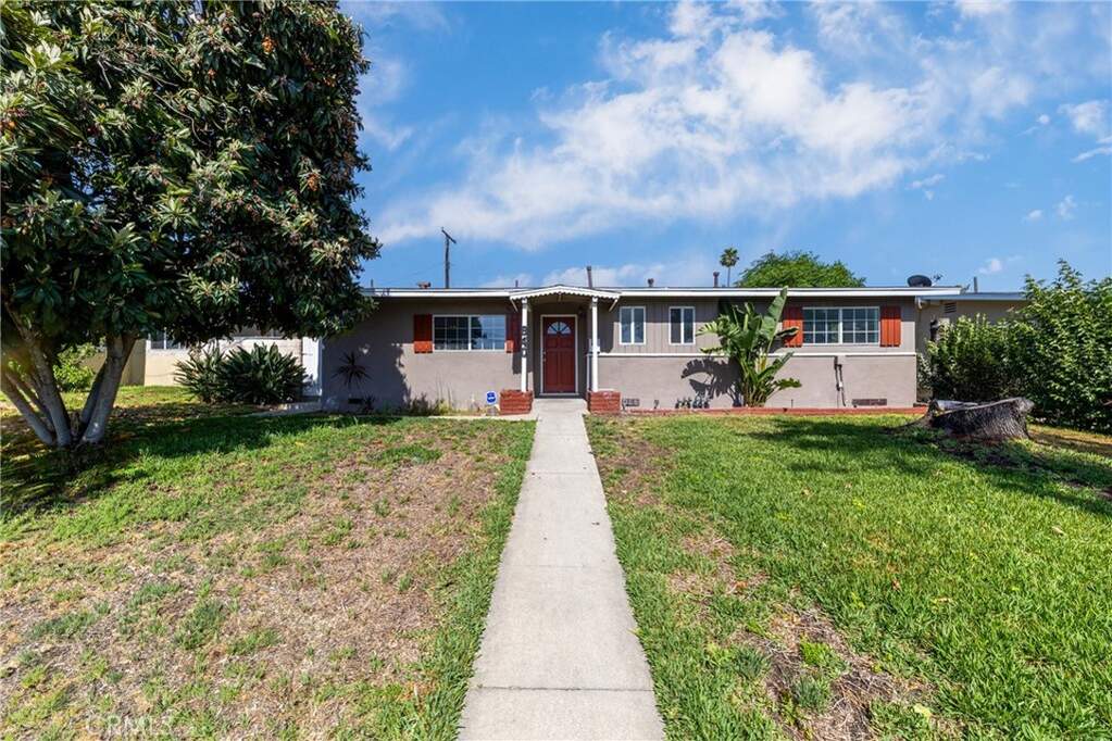 840 N North Benson Avenue