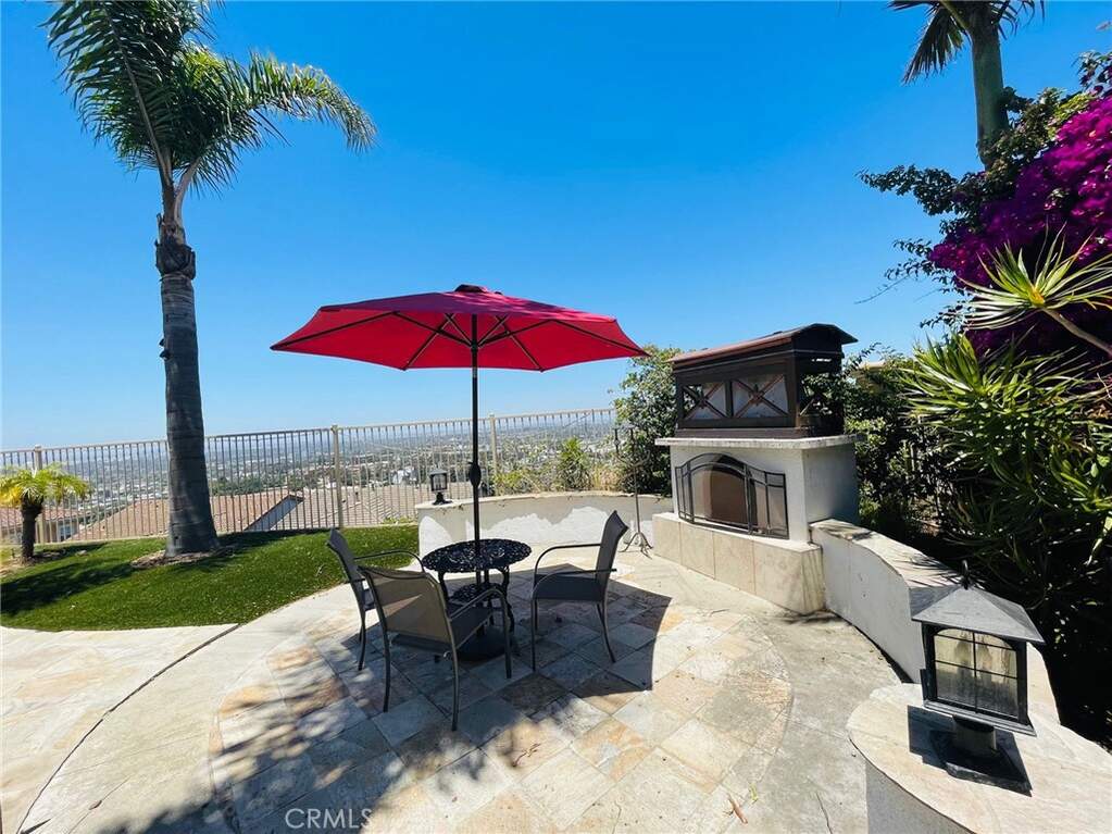 2293 Westwind Way, Signal Hill, CA 90755