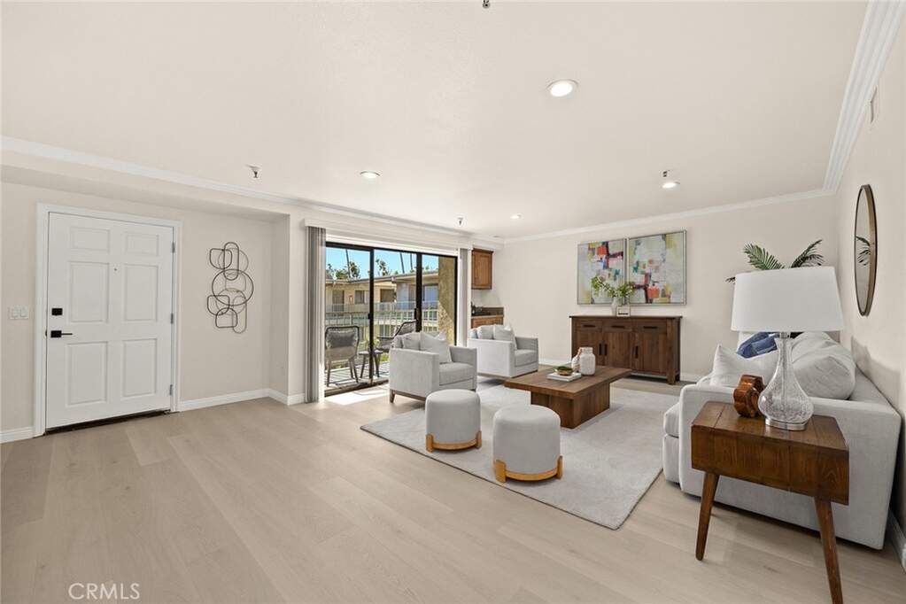 70 N Catalina Avenue #306, Pasadena, CA 91106
