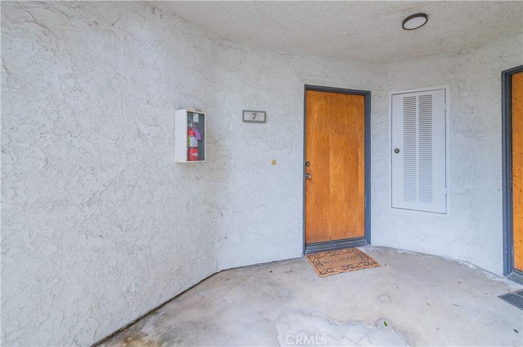 7 Town And Country Road, Phillips Ranch, CA 91766