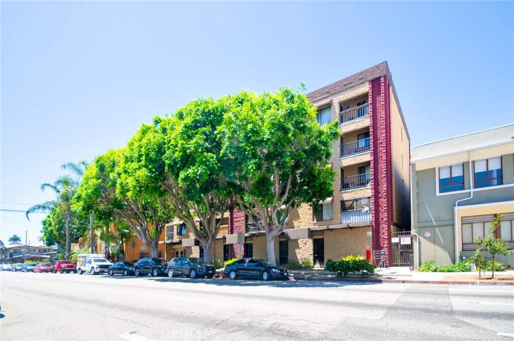225 W 6th Street #206, Long Beach, CA 90802