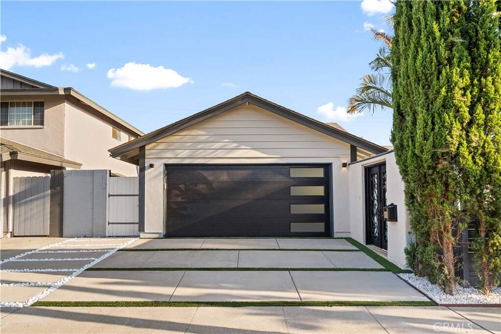 553 Sturgeon Drive, Costa Mesa, CA 92626