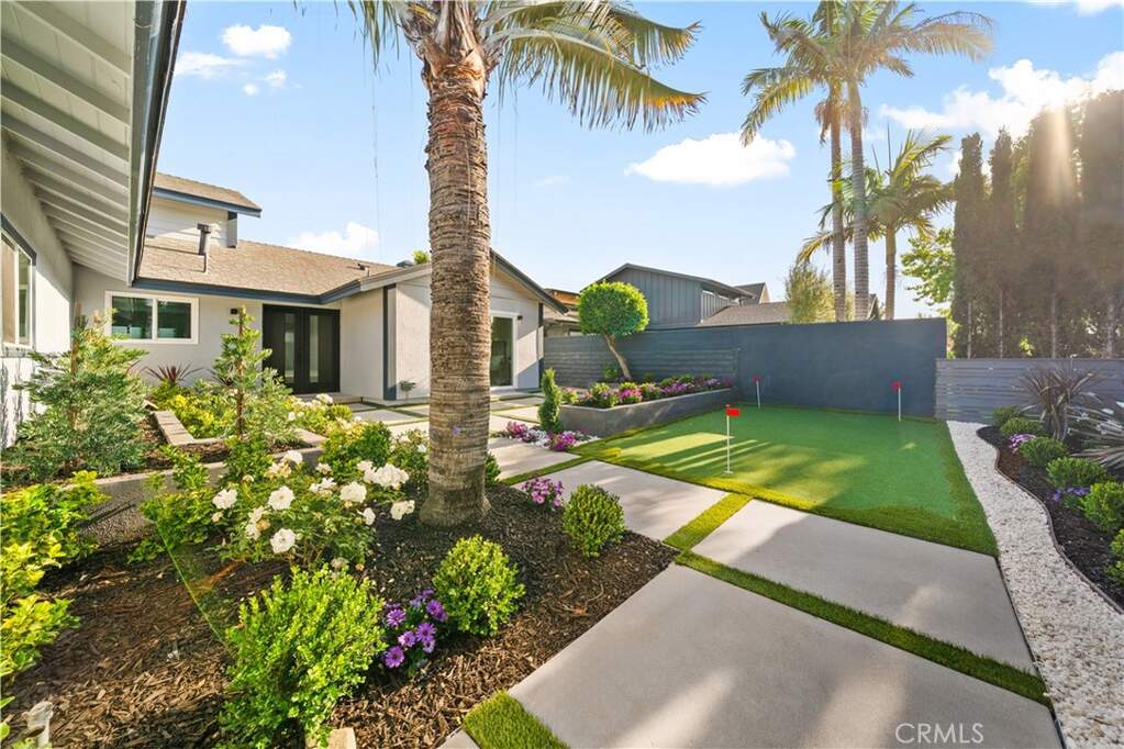 553 Sturgeon Drive, Costa Mesa, CA 92626
