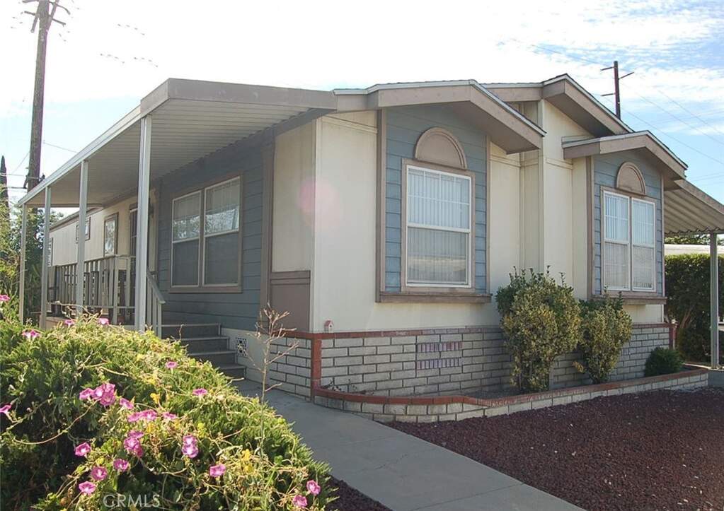 2744 W Rialto Avenue #33