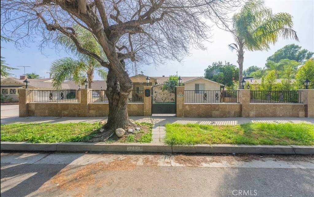 13434 Chandler Boulevard, Sherman Oaks, CA 91401