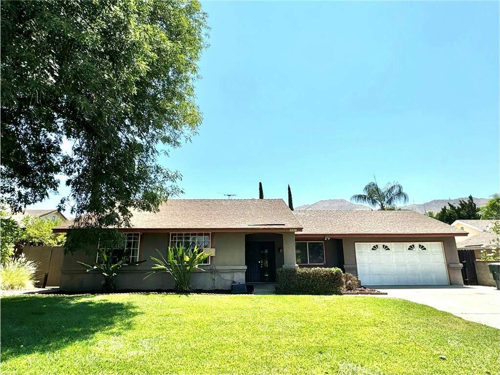 3376 Valencia Hill Drive, Riverside, CA 92507