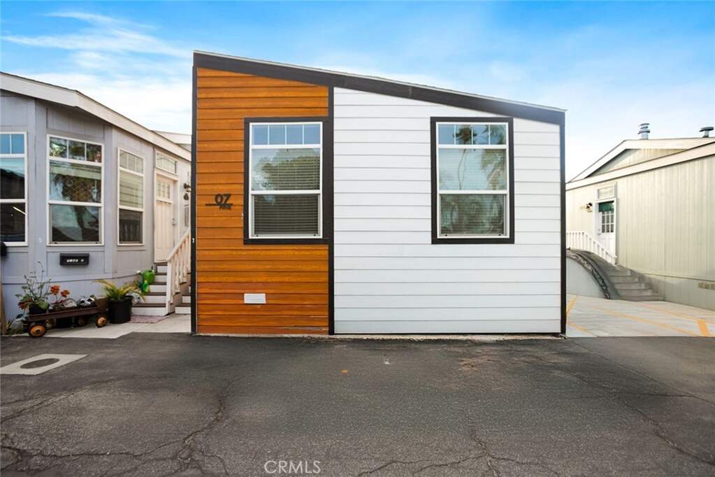 8250 Lankershim Blvd #29, North Hollywood, CA 91605