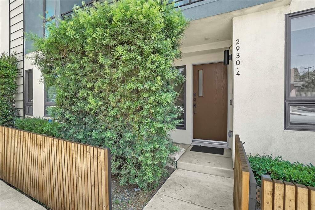 2930 Rowena Avenue #4, Los Angeles, CA 90039