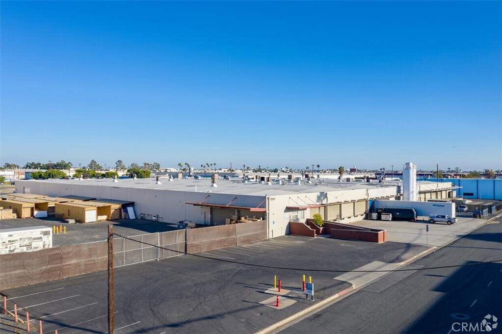 2222 E Davie Avenue, Commerce, CA 90040