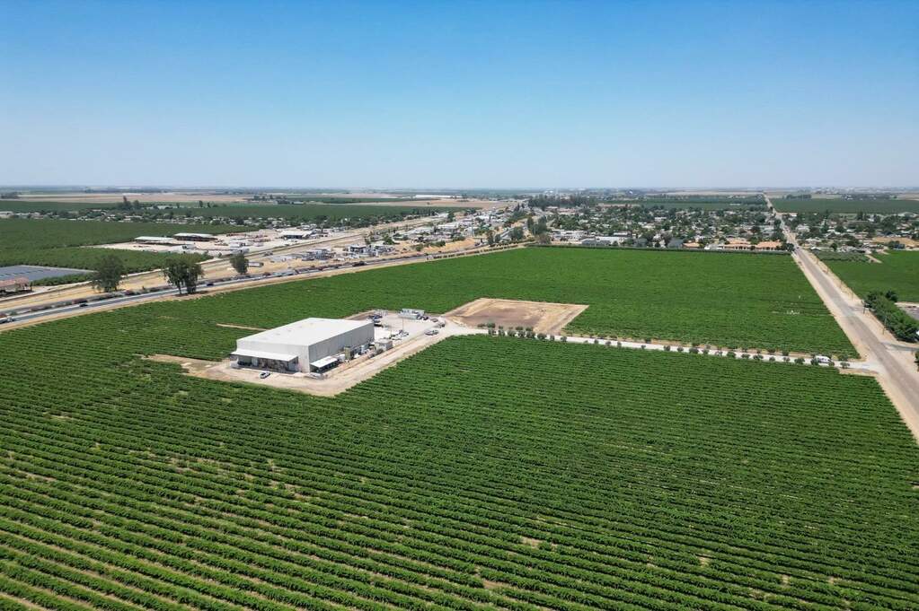 1875 S Elm Street, Pixley, CA 93256 MLS 223068527 Christie's