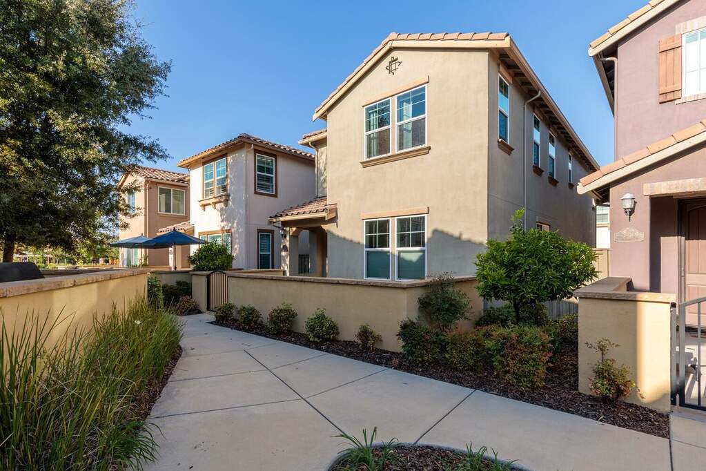 2016 Pasqual Drive, Roseville, CA 95661