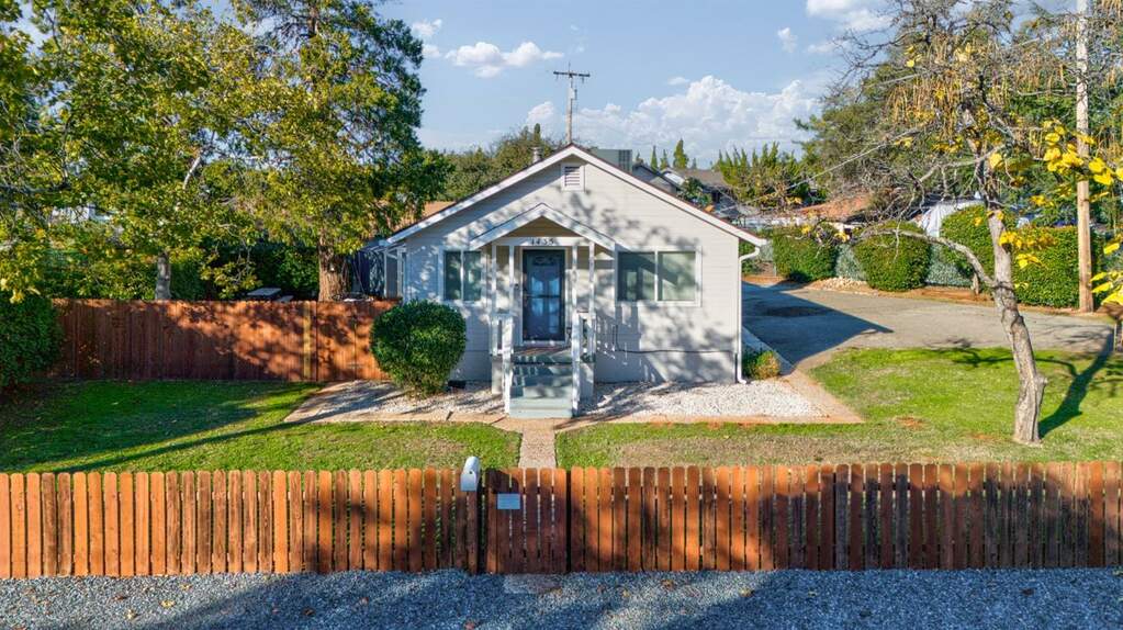 1435 Live Oak Lane, Auburn, CA 95603