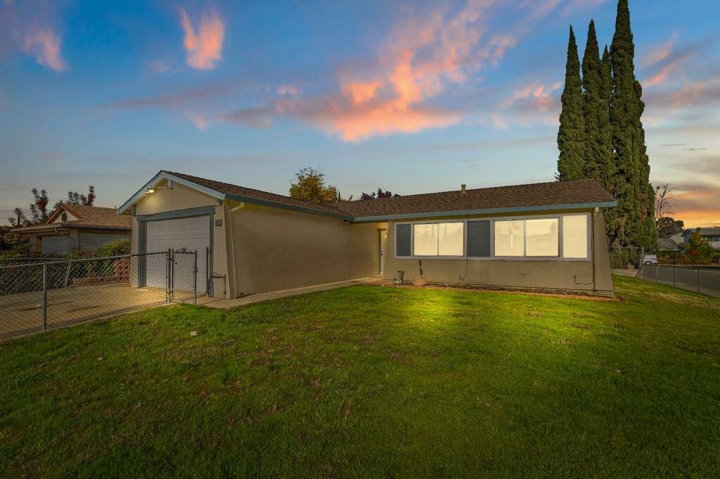 4161 Stonecutter Way, North Highlands, CA 95660