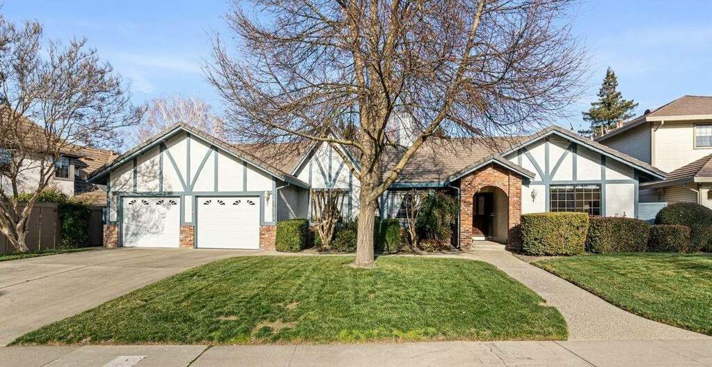 7717 Dutra Bend Drive, Sacramento, CA 95831 MLS 224006543 Christie's International Real