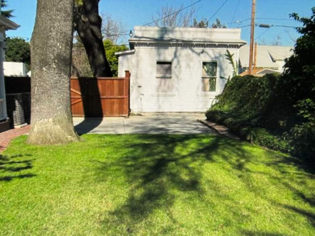 5 E Harding Way, Stockton, CA 95204 MLS 224008504 Christie's