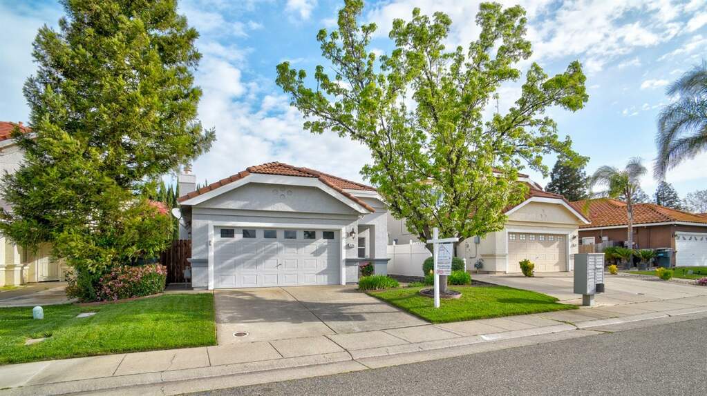 9284 Boscastle Way, Sacramento, CA 95829