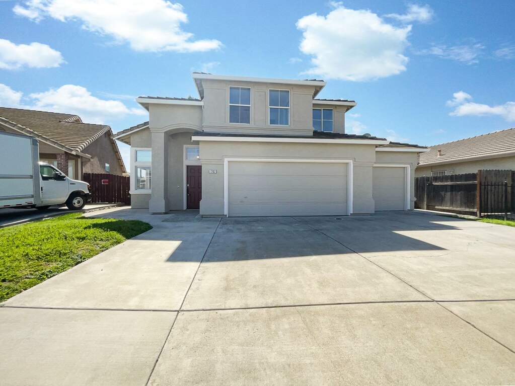 7202 Snowy Birch Way, Sacramento, CA 95823