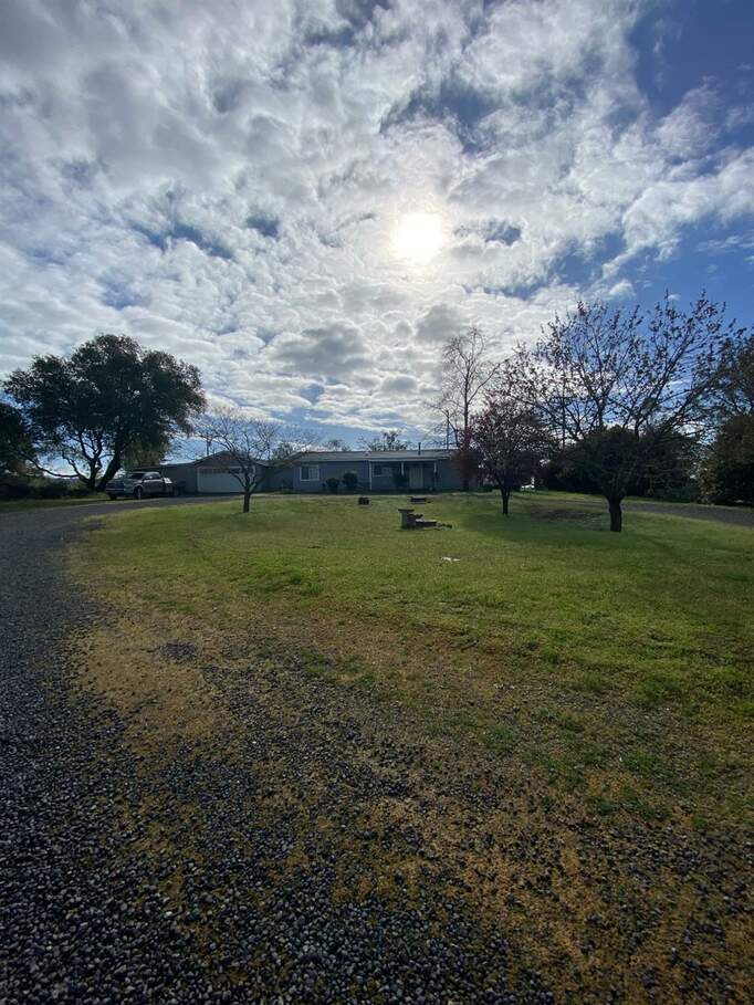2604 Choctaw Rd, Copperopolis, CA 95228