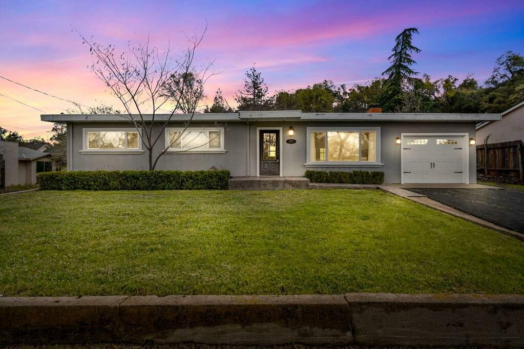 20815 Saratoga Road, Sonora, CA 95370