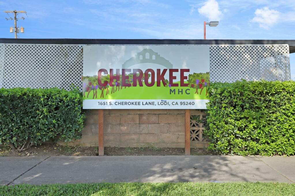 1651 S Cherokee Lane #36, Lodi, CA 95240